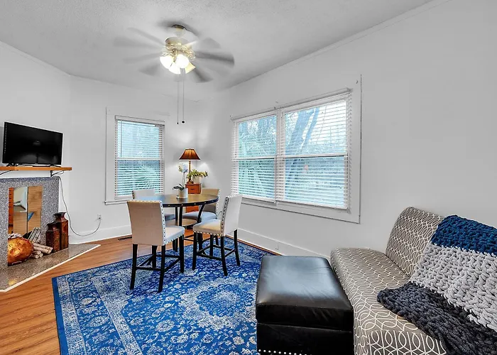 C,A,L,M, - Cottage At The Last Mile Home